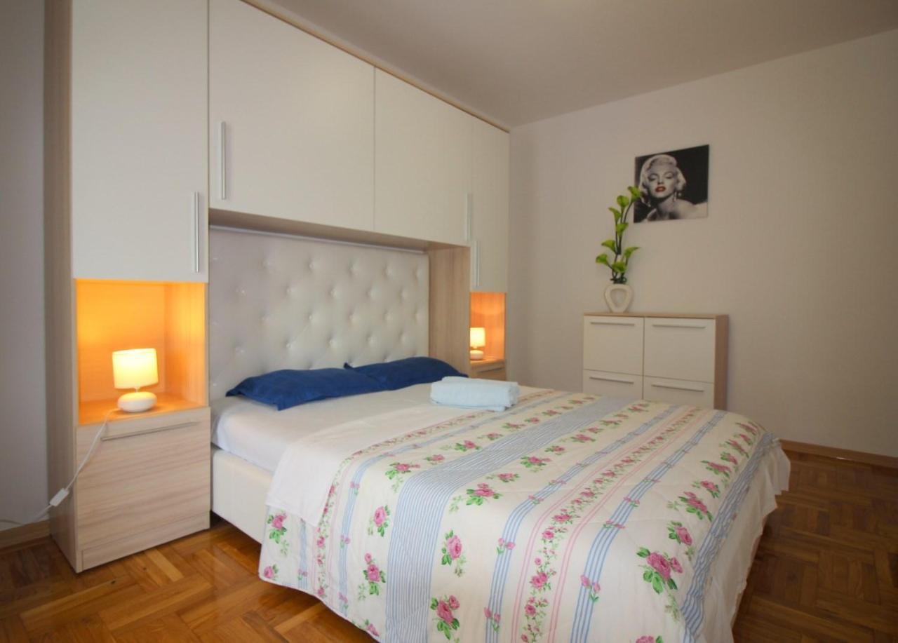 Apartment In Porec/Istrien 10214 Eksteriør bilde